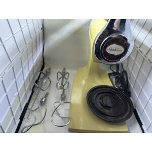 Sunbeam Mixmaster Vintage Works Yellow Brown 12 Speeds Beaters Cord